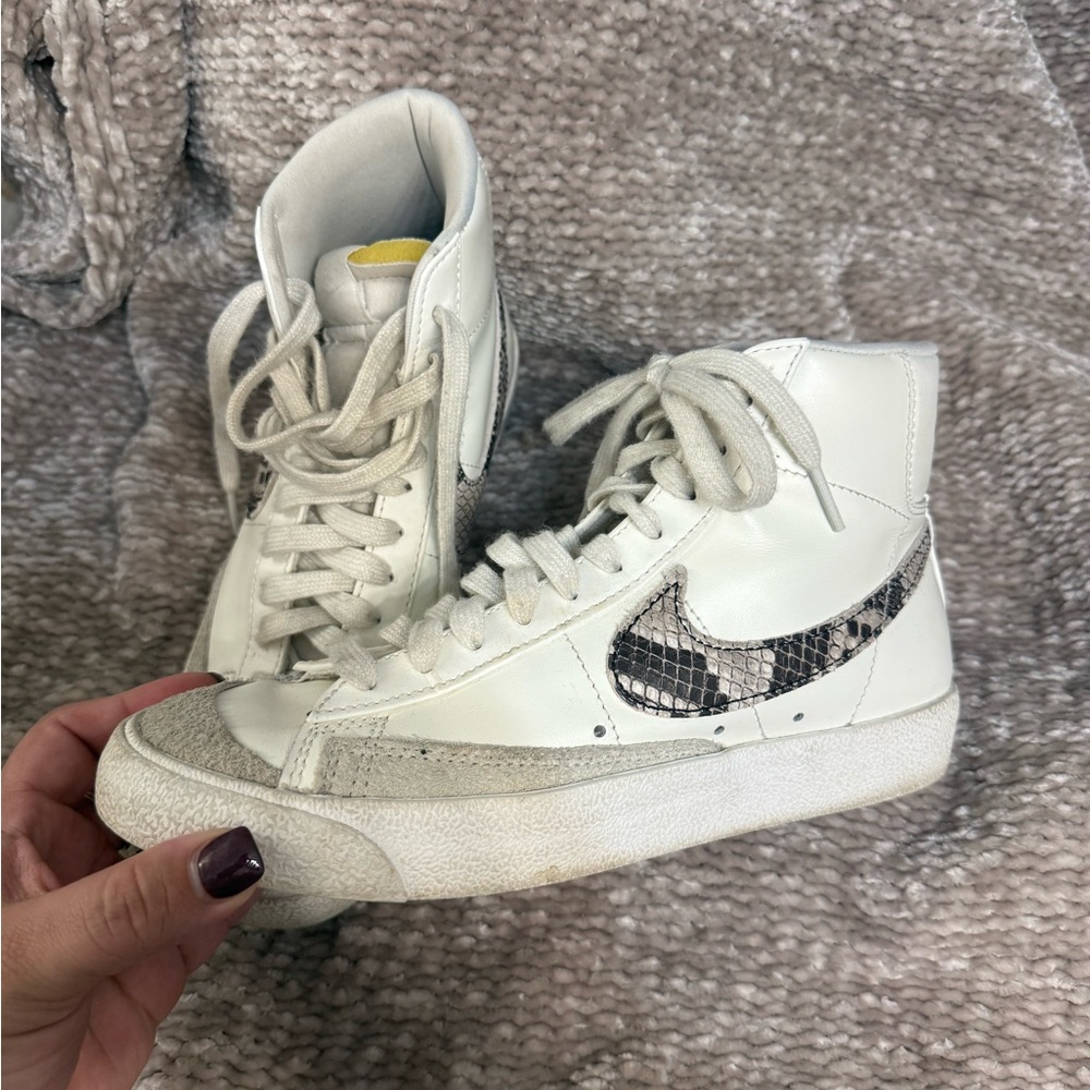 Nike Blazer Mid ‘77 snake